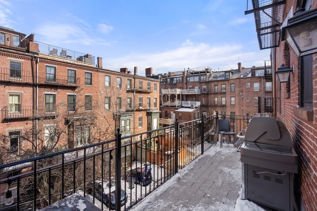 121 W Newton St # 2