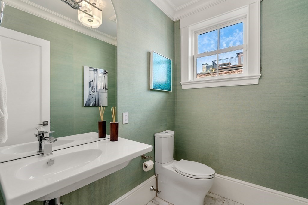 121 W Newton St # 2