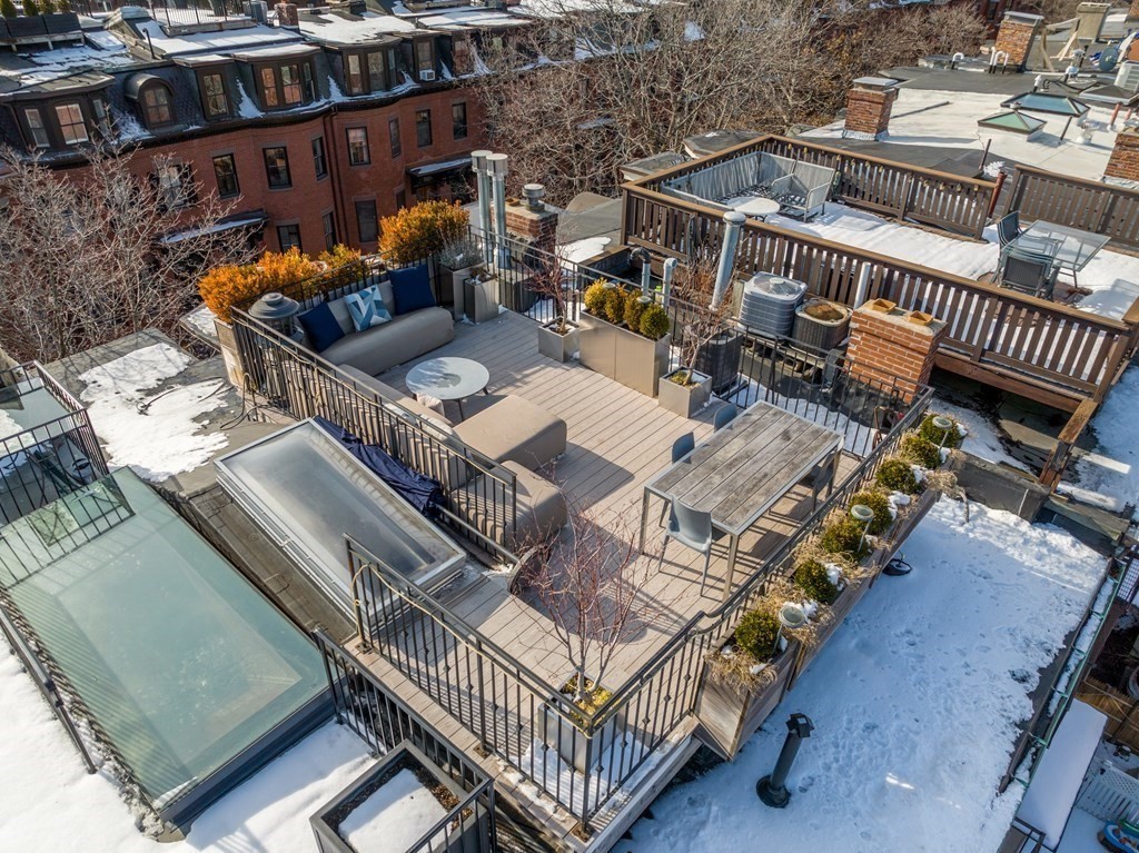 121 W Newton St # 2