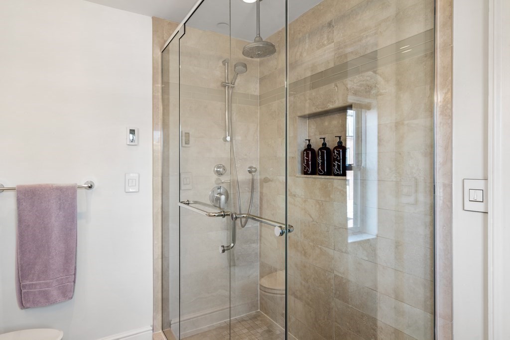 121 W Newton St # 2