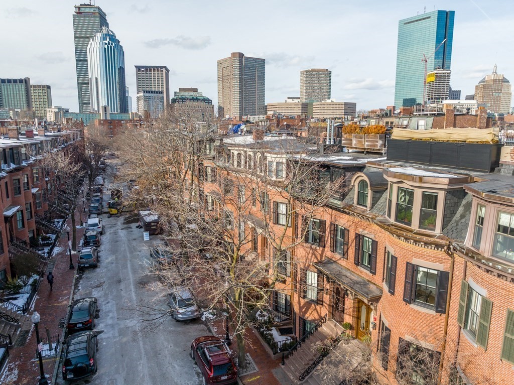 121 W Newton St # 2