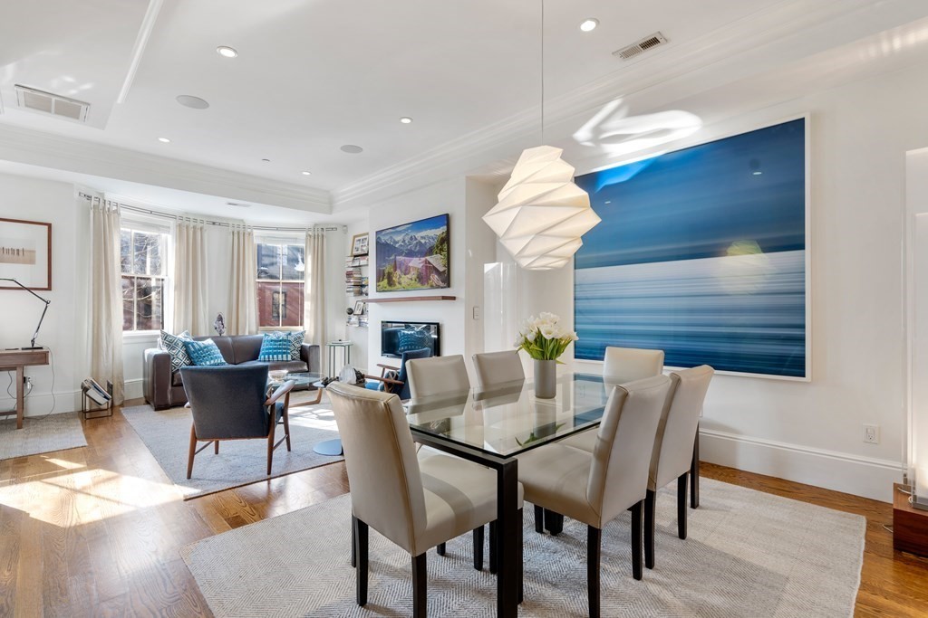 121 W Newton St # 2
