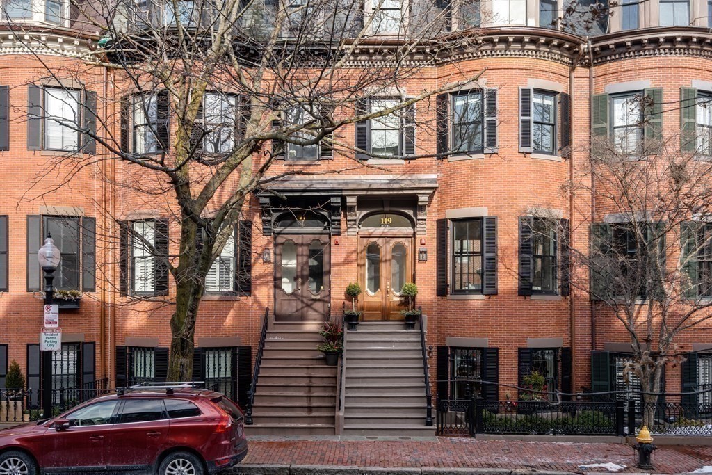 121 W Newton St # 2