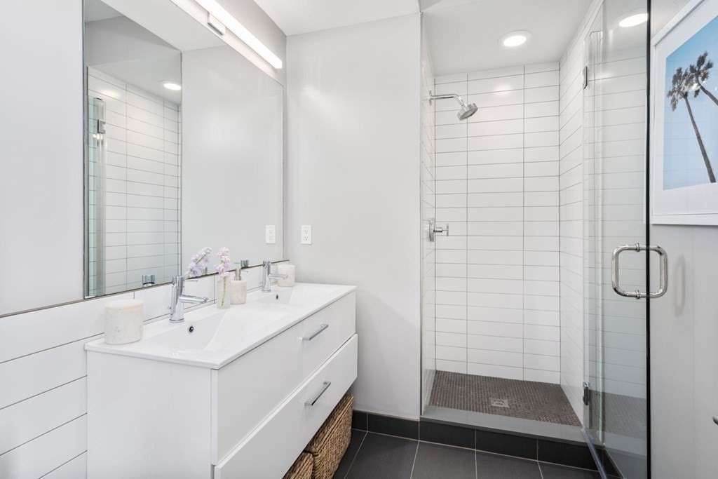 7 E. Springfield # 5B