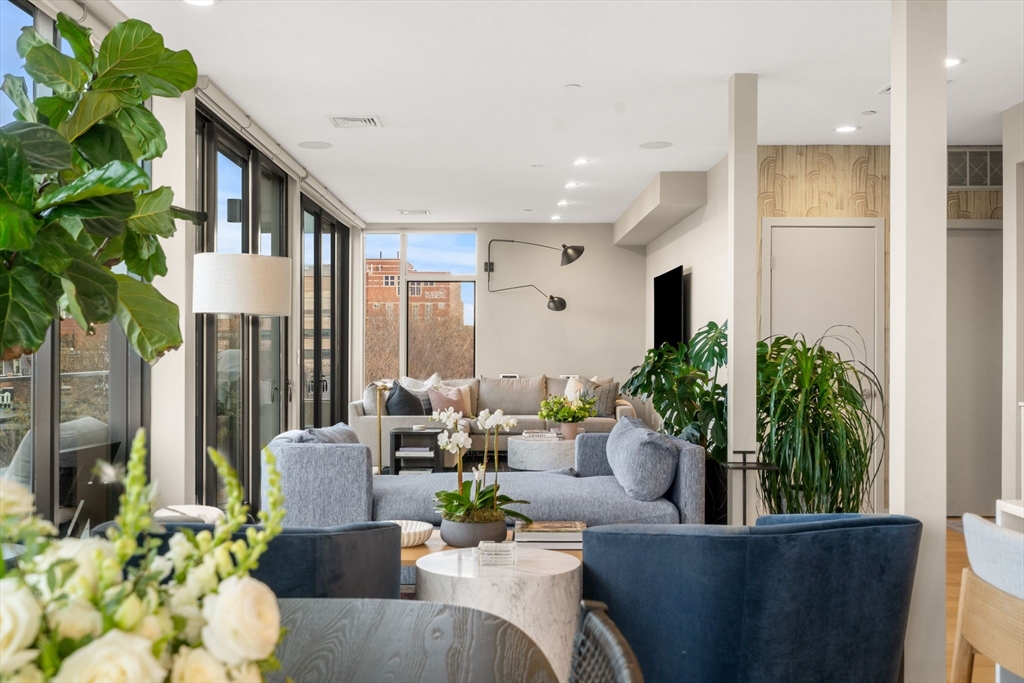 7 East Springfield Unit: PH6