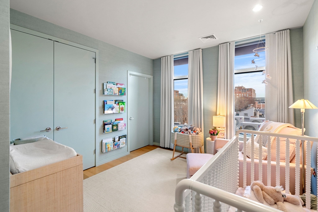 7 East Springfield Unit: PH6