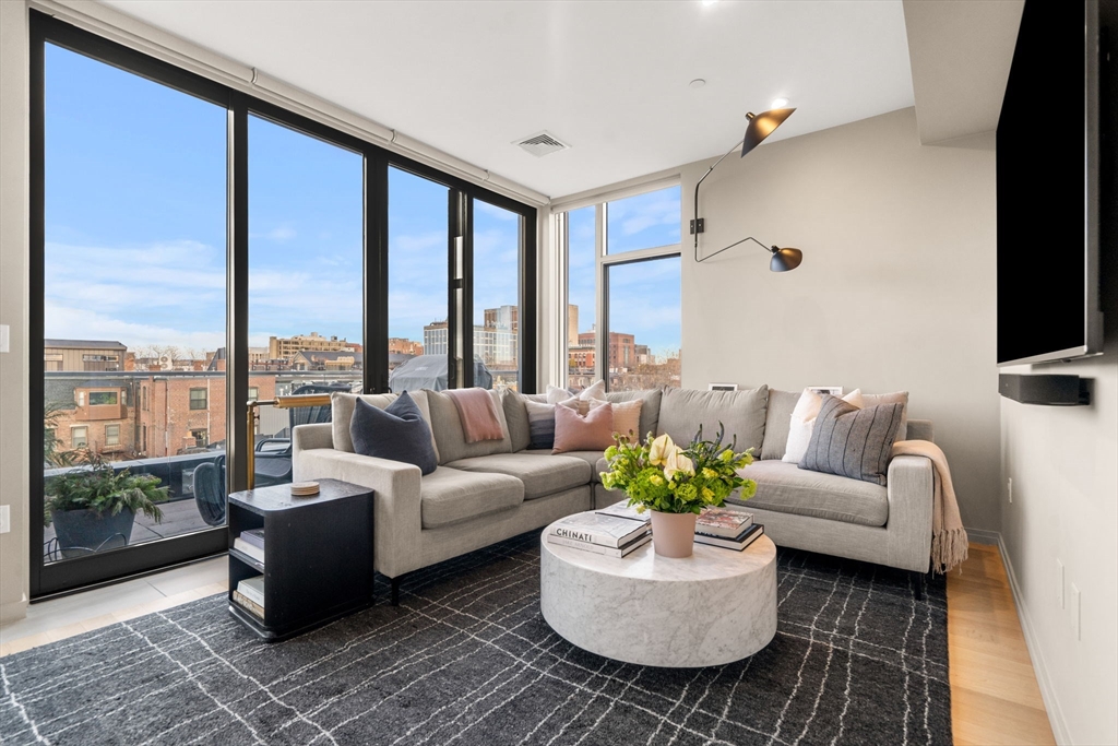 7 East Springfield Unit: PH6