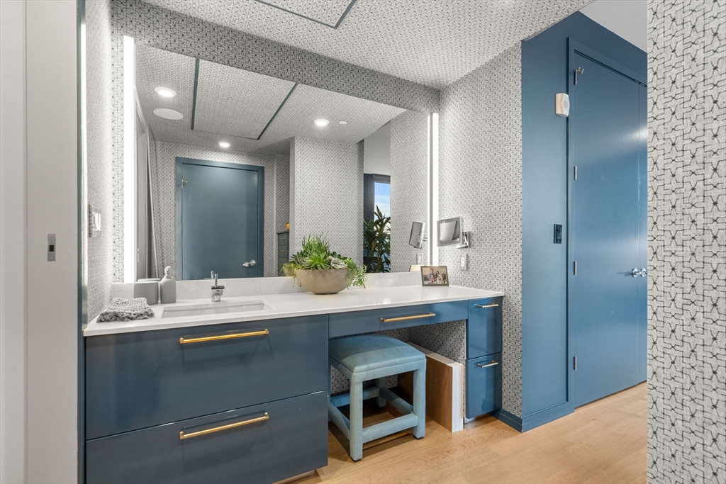 7 East Springfield Unit: PH6