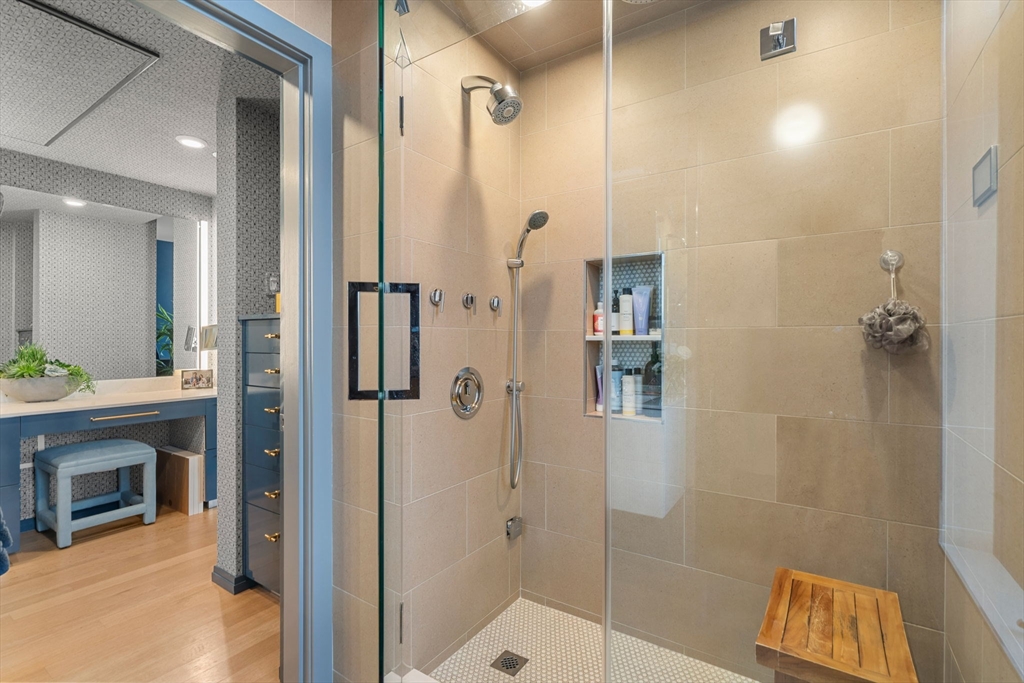 7 East Springfield Unit: PH6