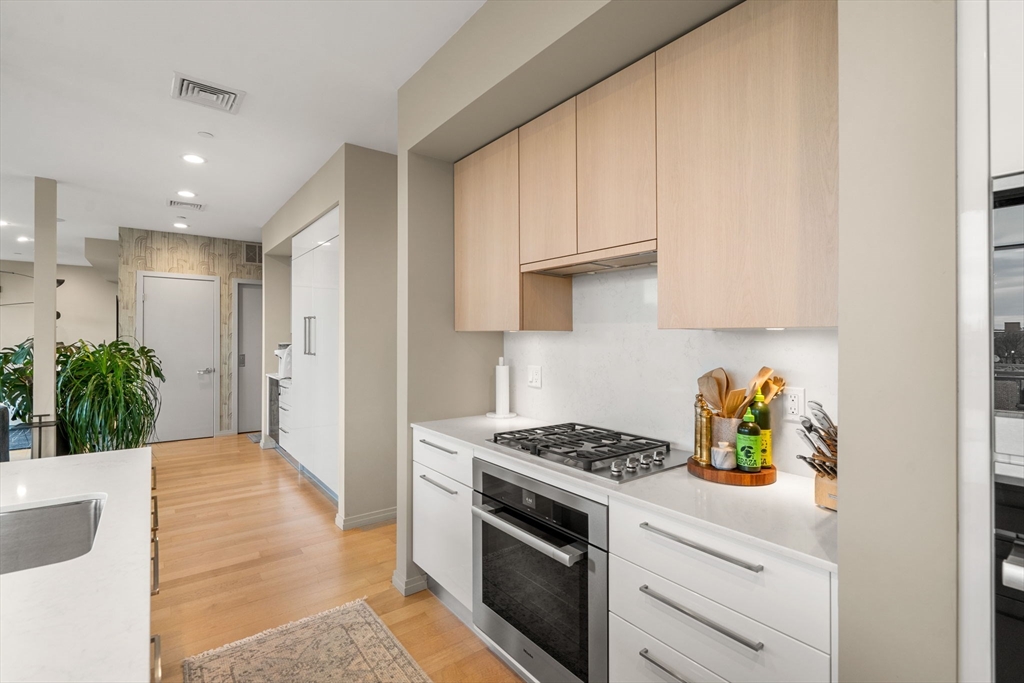 7 East Springfield Unit: PH6