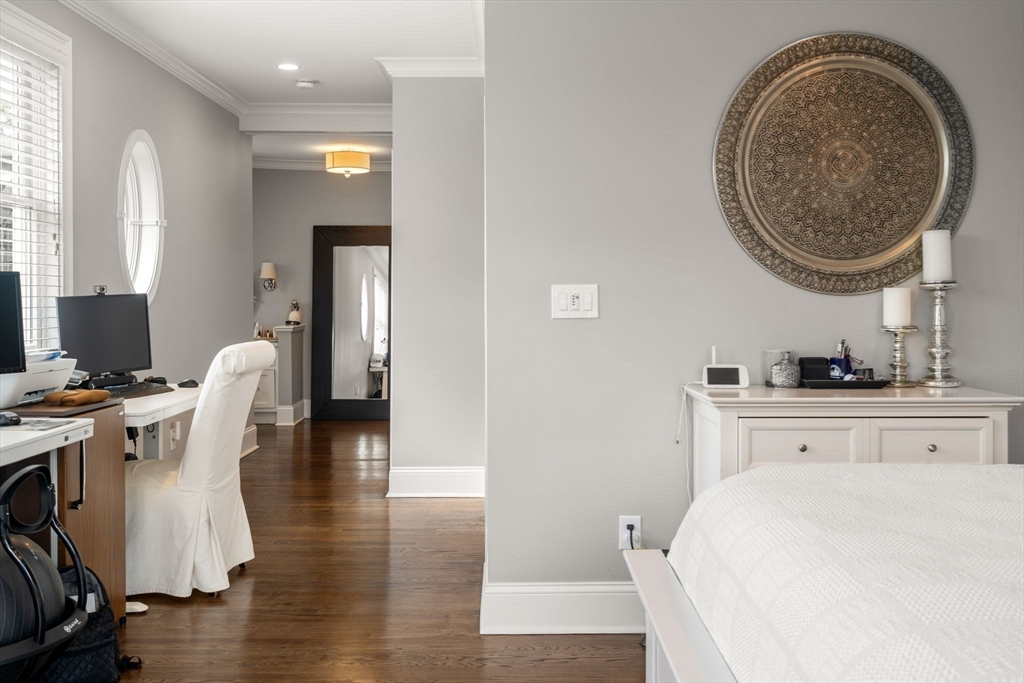 901 E. Broadway # 2