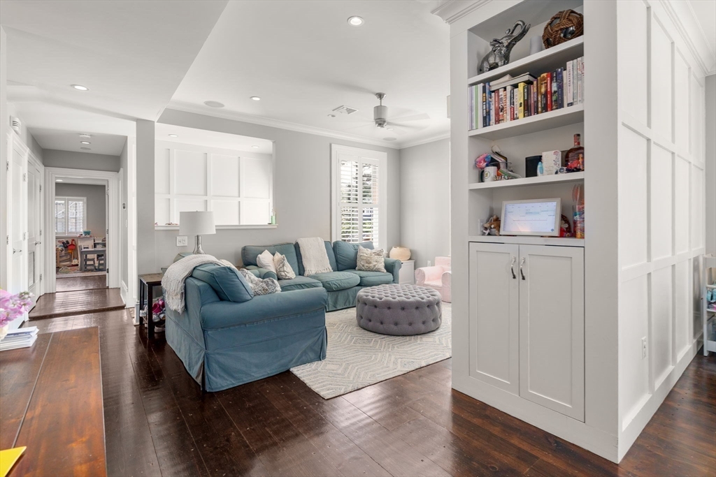 901 E. Broadway # 2