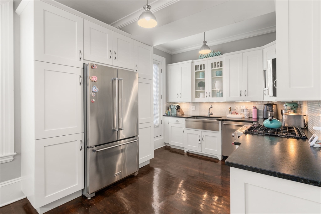 901 E. Broadway # 2