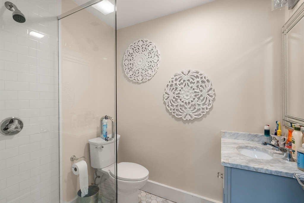 901 E. Broadway # 2