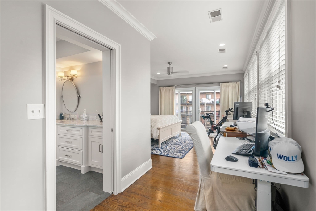 901 E. Broadway # 2