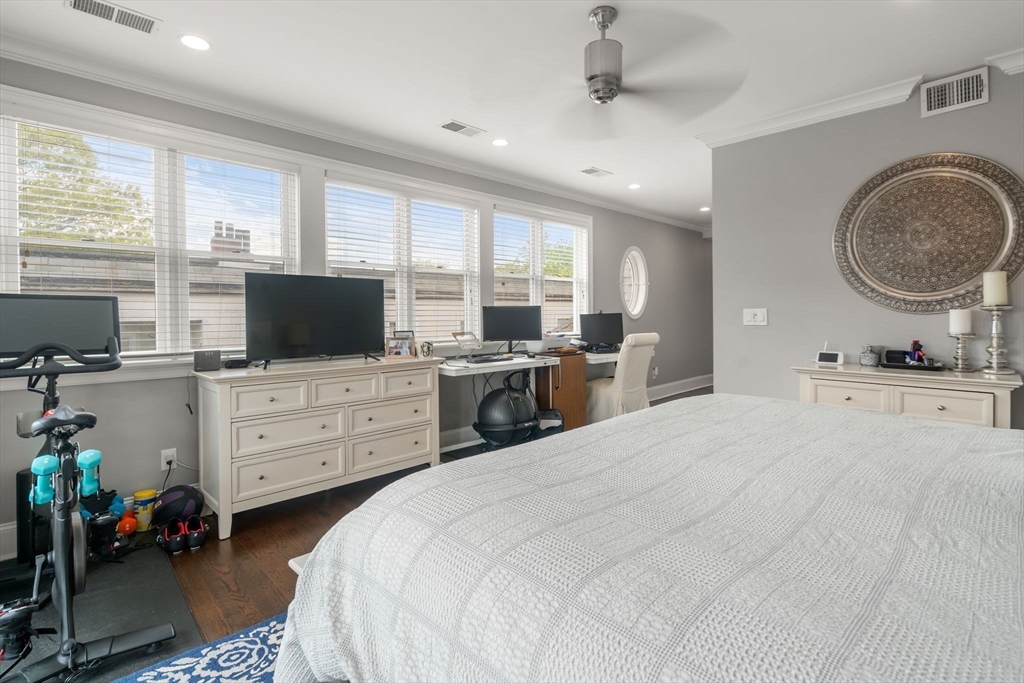 901 E. Broadway # 2