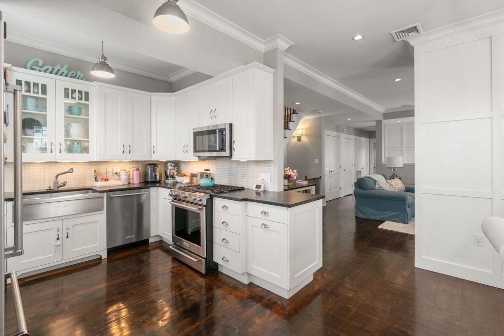 901 E. Broadway # 2