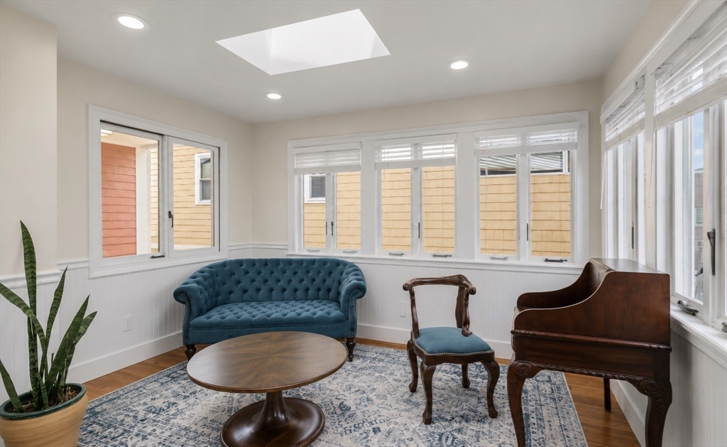 903 E. Broadway # 2
