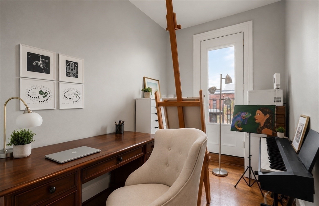 903 E. Broadway # 2