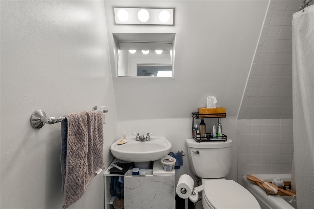 903 E. Broadway # 2
