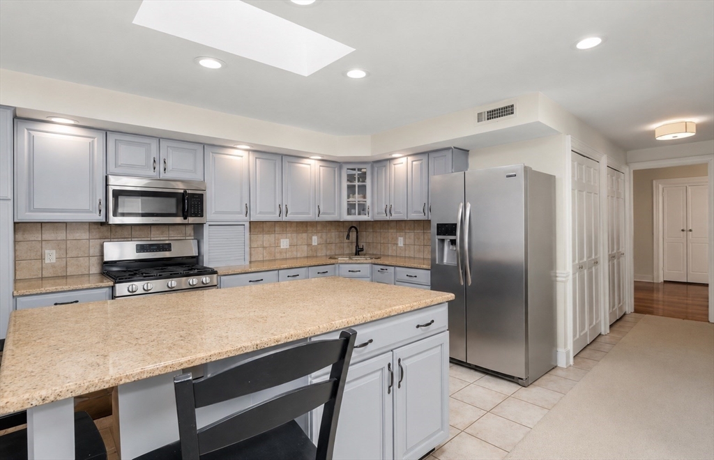 903 E. Broadway # 2