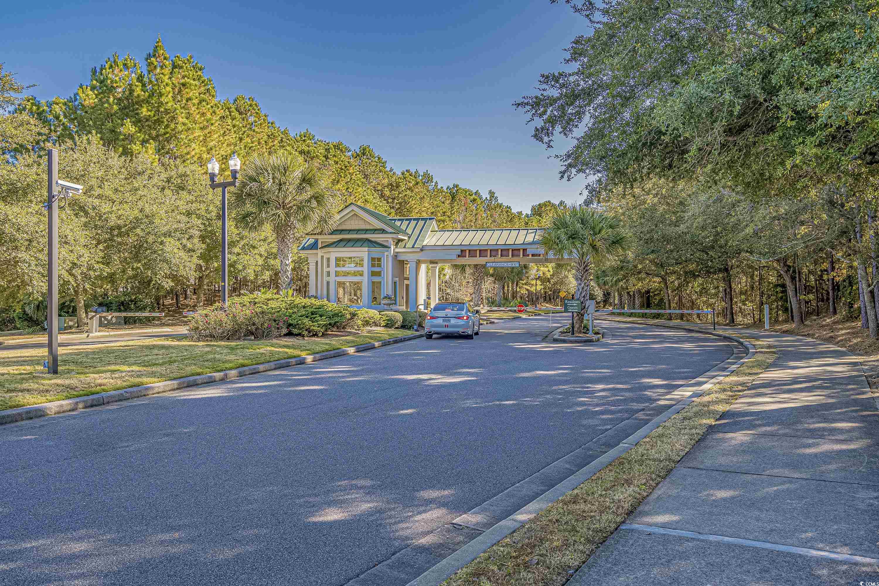 862 Edgewater Dr.