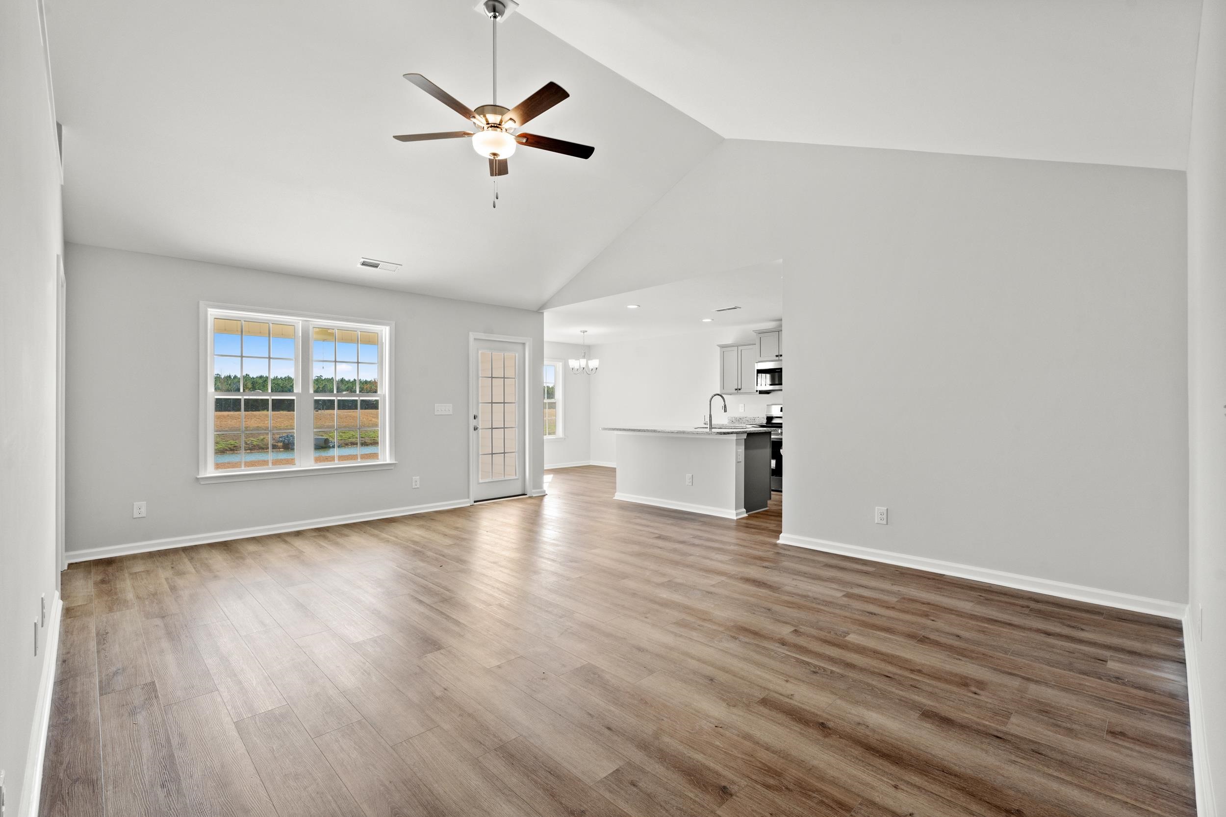 955 Woodside Dr.