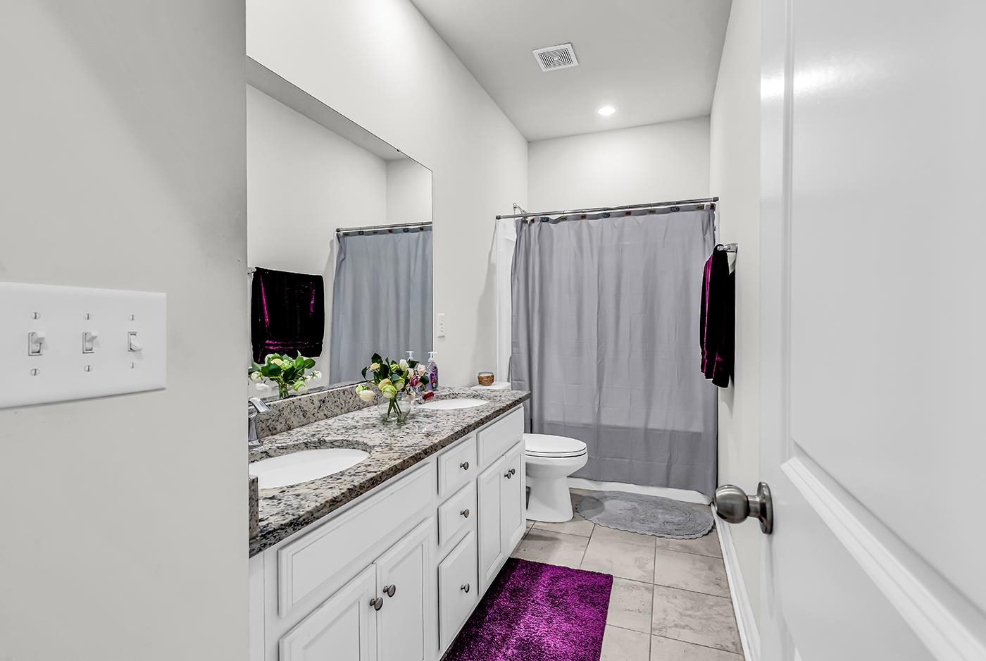 1207 Ficus Dr.