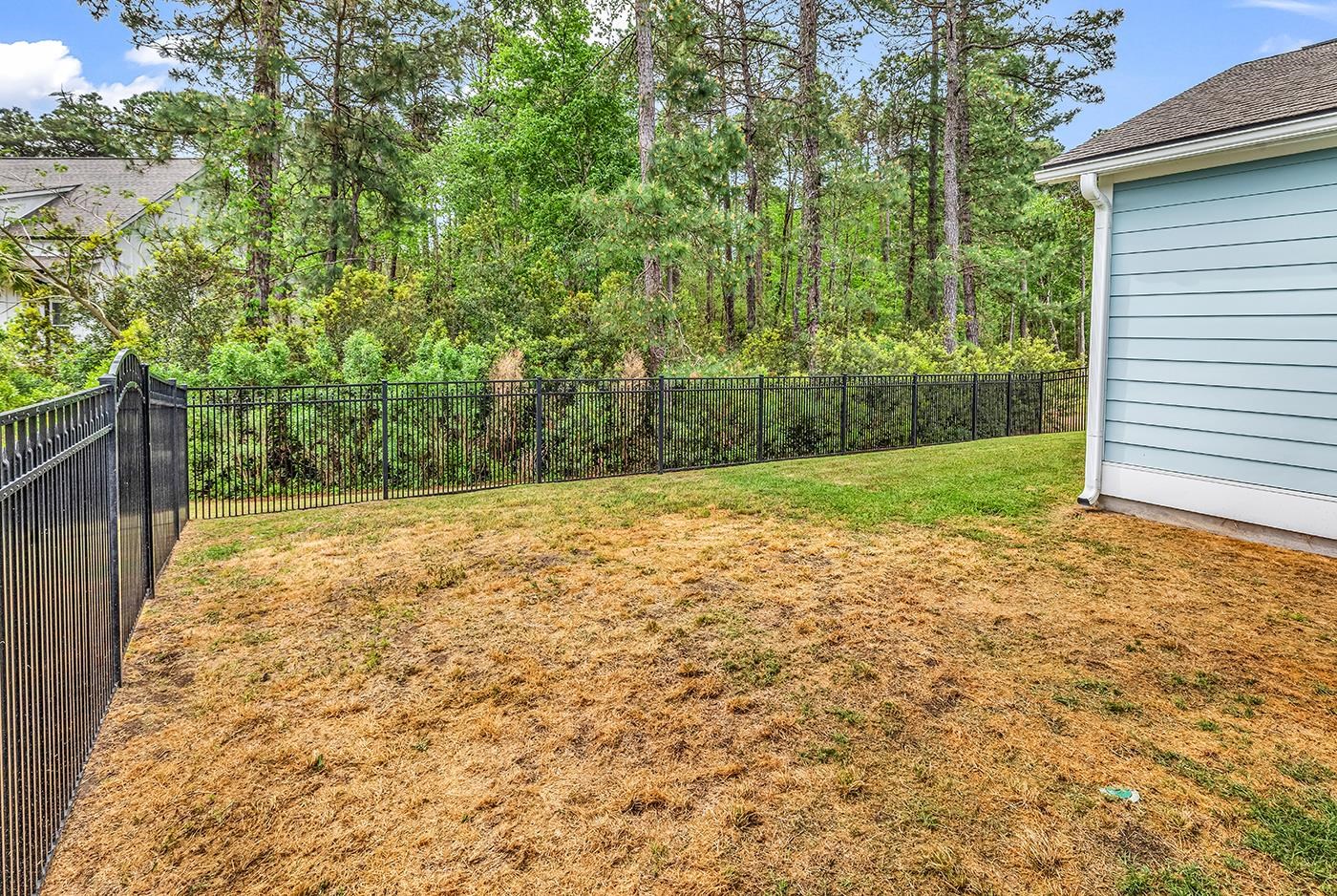 1207 Ficus Dr.