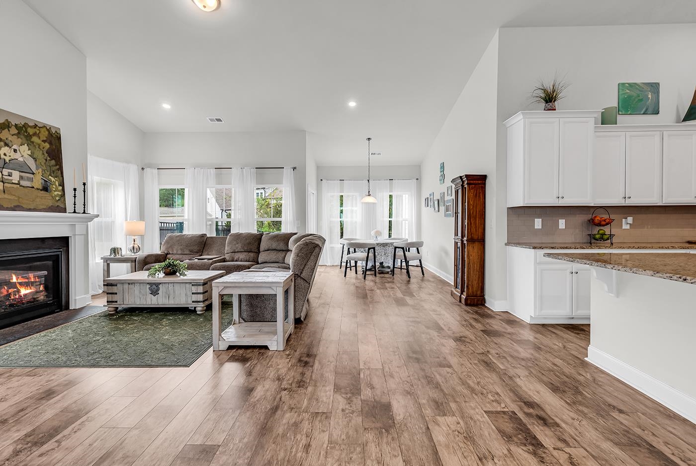 1207 Ficus Dr.