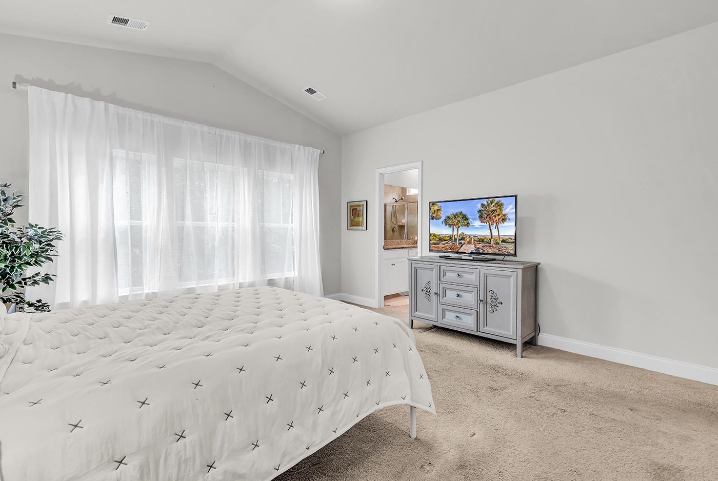 1207 Ficus Dr.