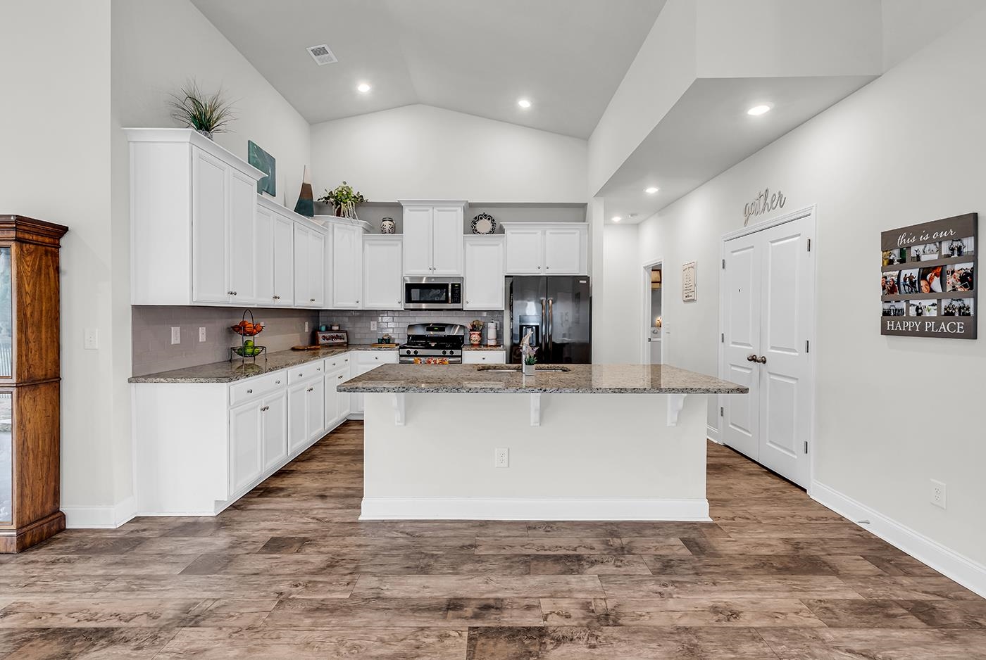 1207 Ficus Dr.