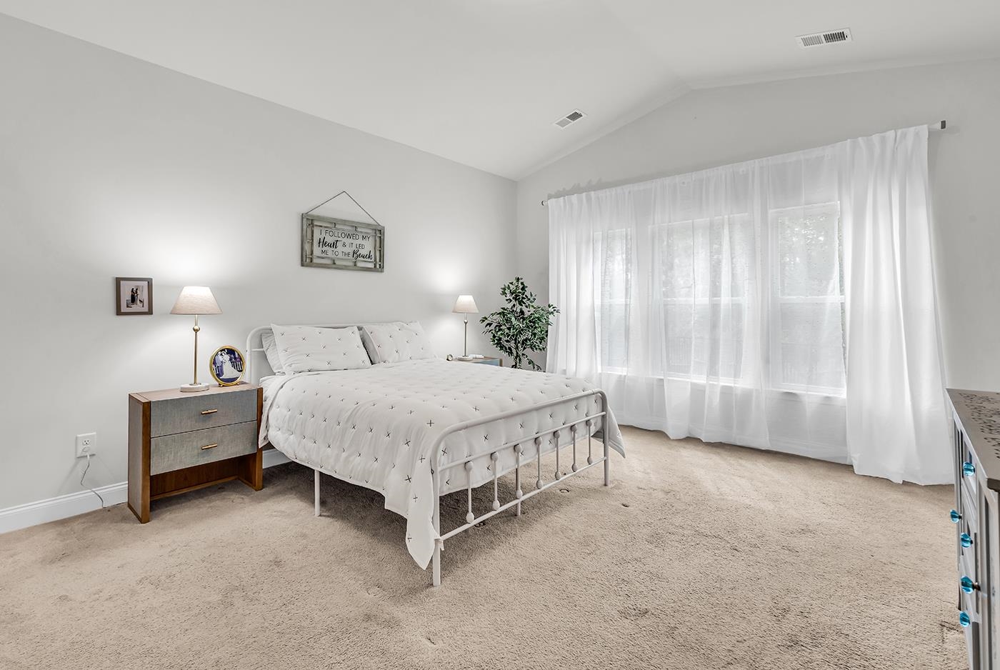 1207 Ficus Dr.