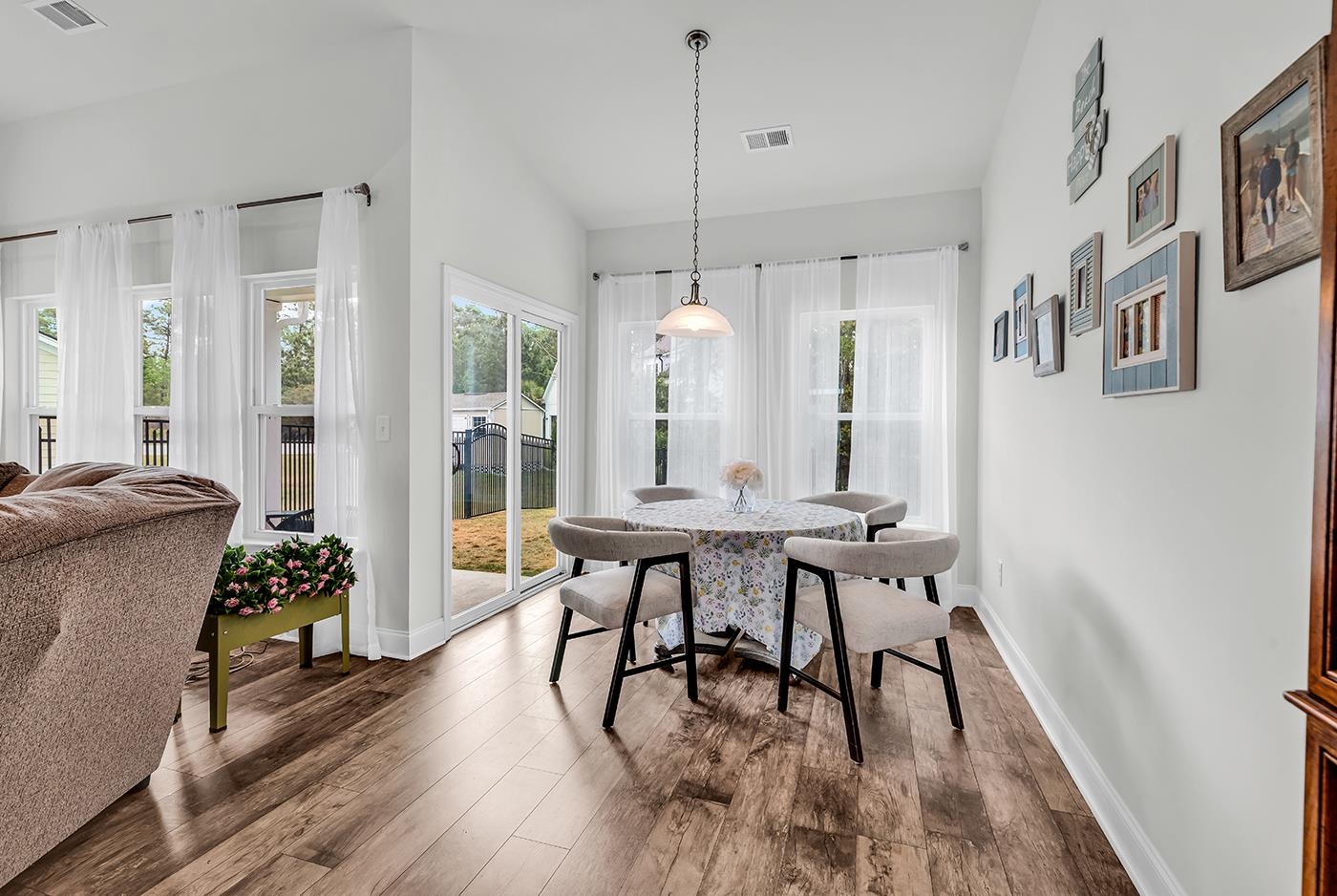 1207 Ficus Dr.