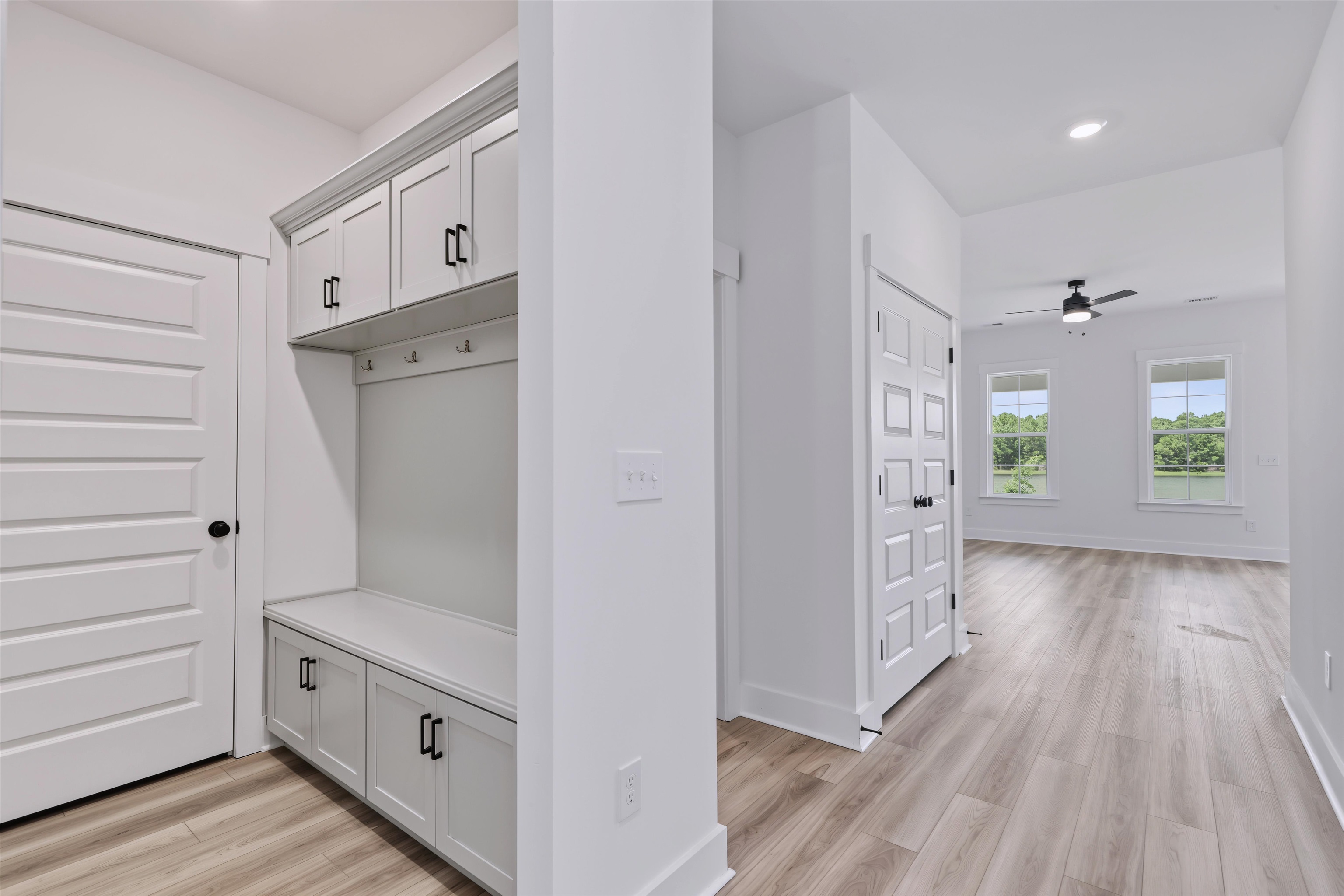 6132 Zoe Way
