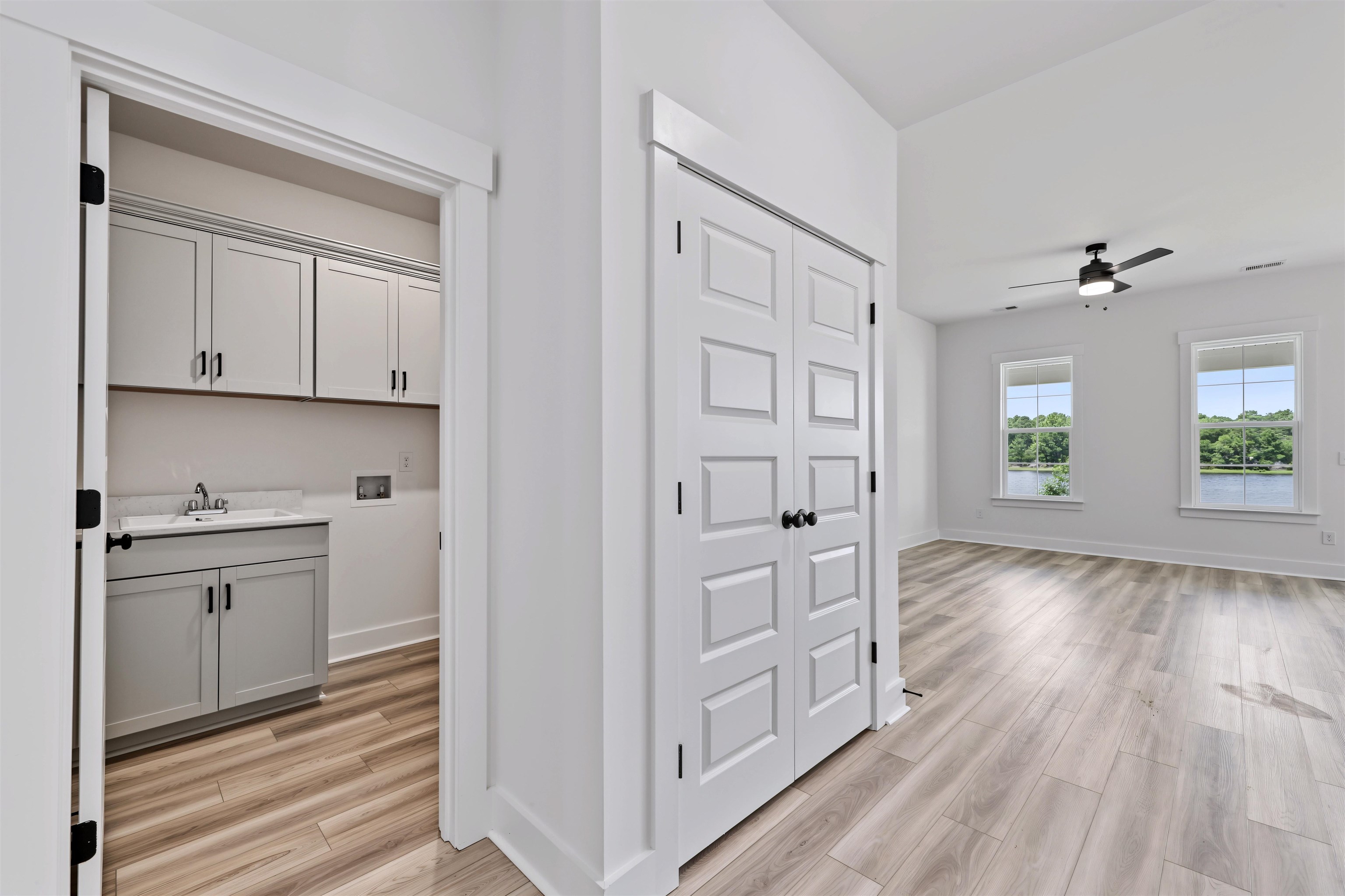 6132 Zoe Way