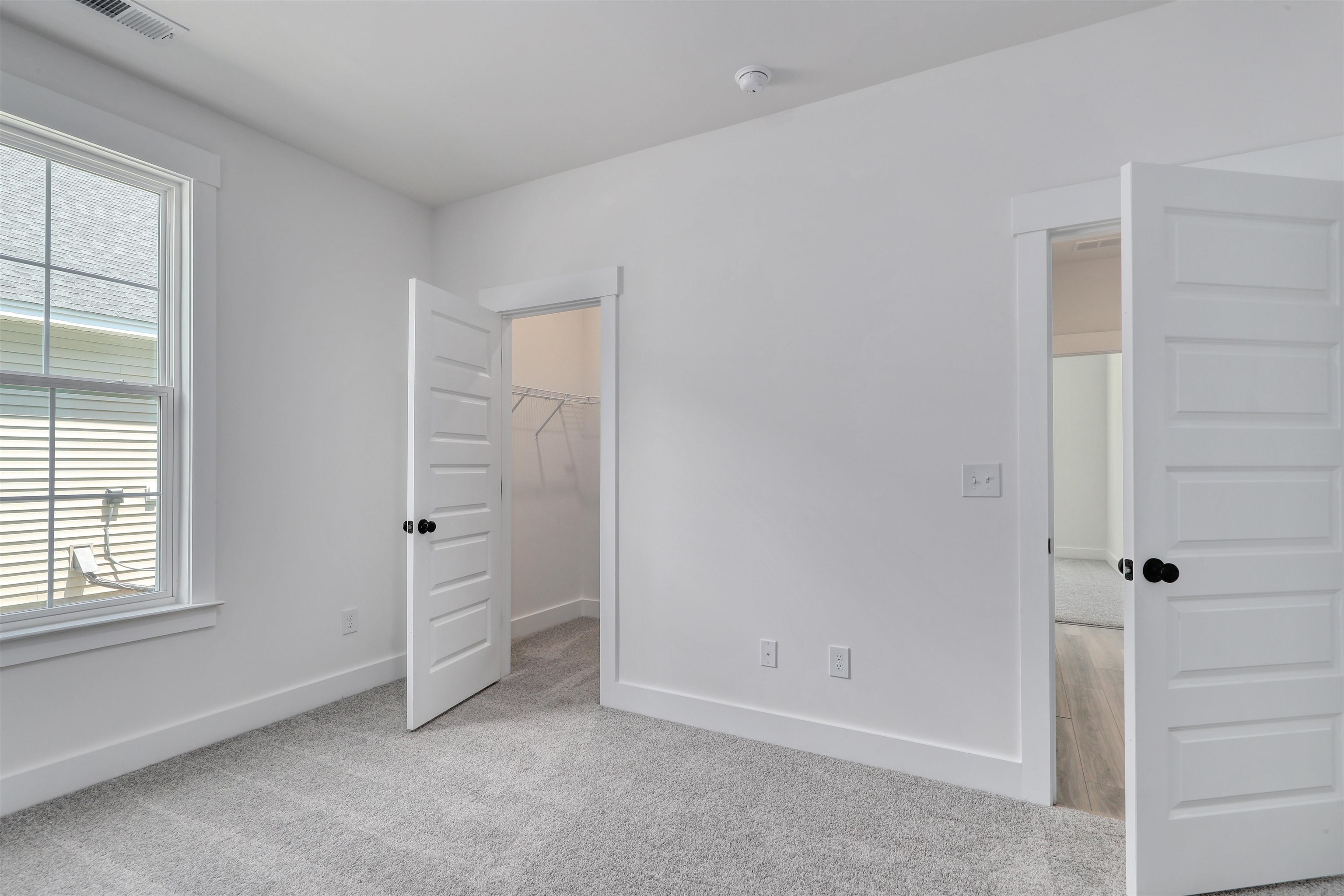 6132 Zoe Way