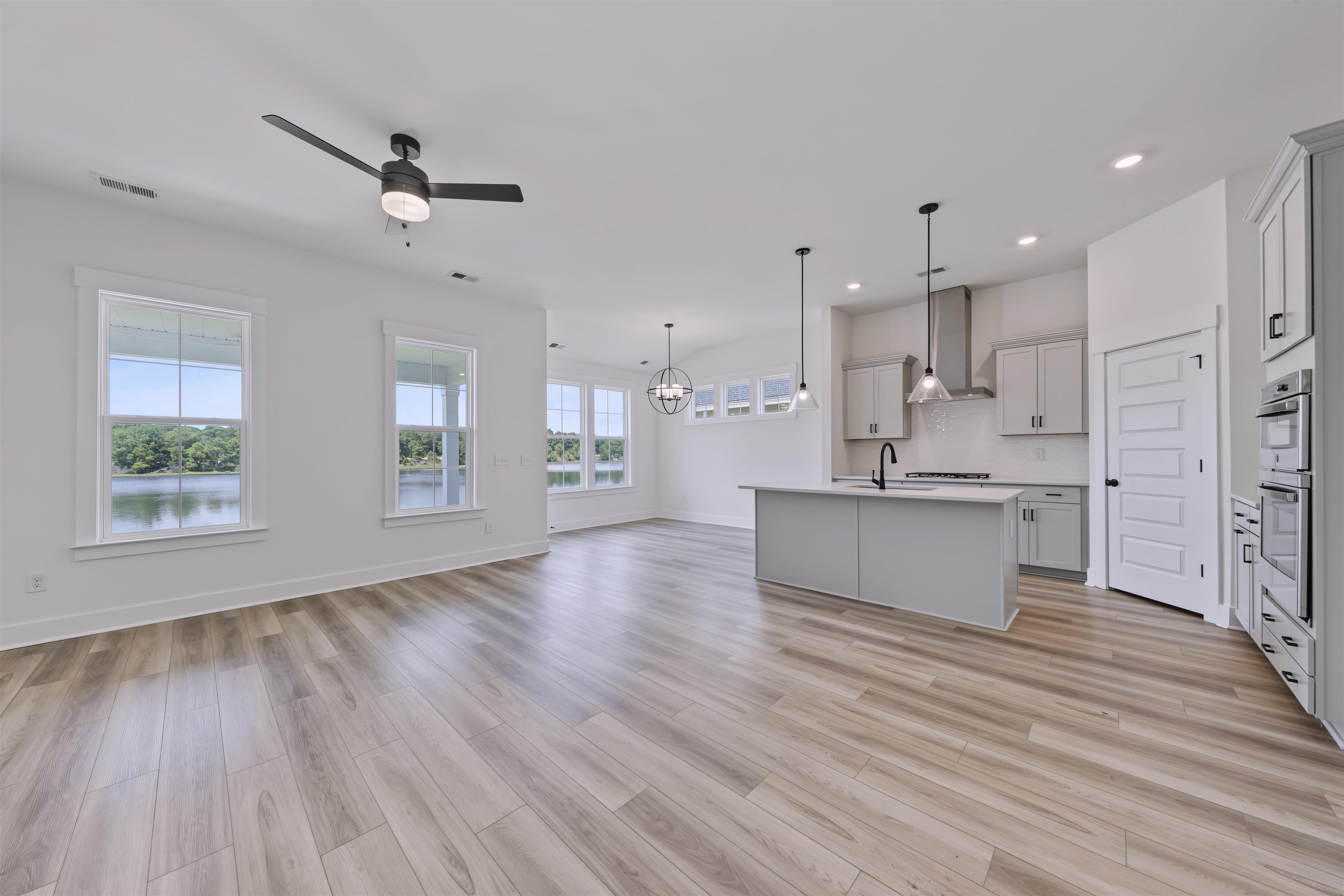 6132 Zoe Way