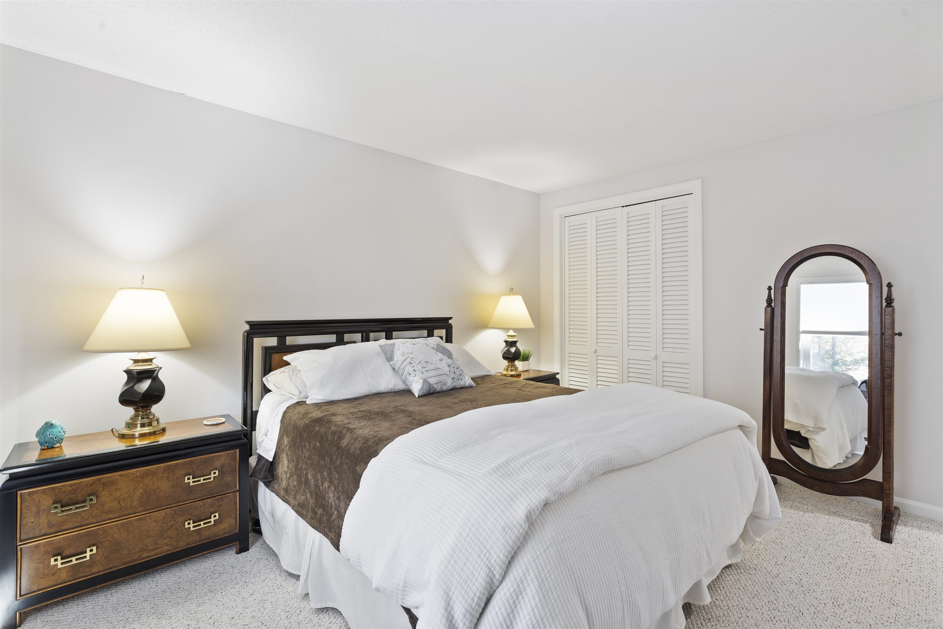 2761 Lake Shore Road Unit: 34