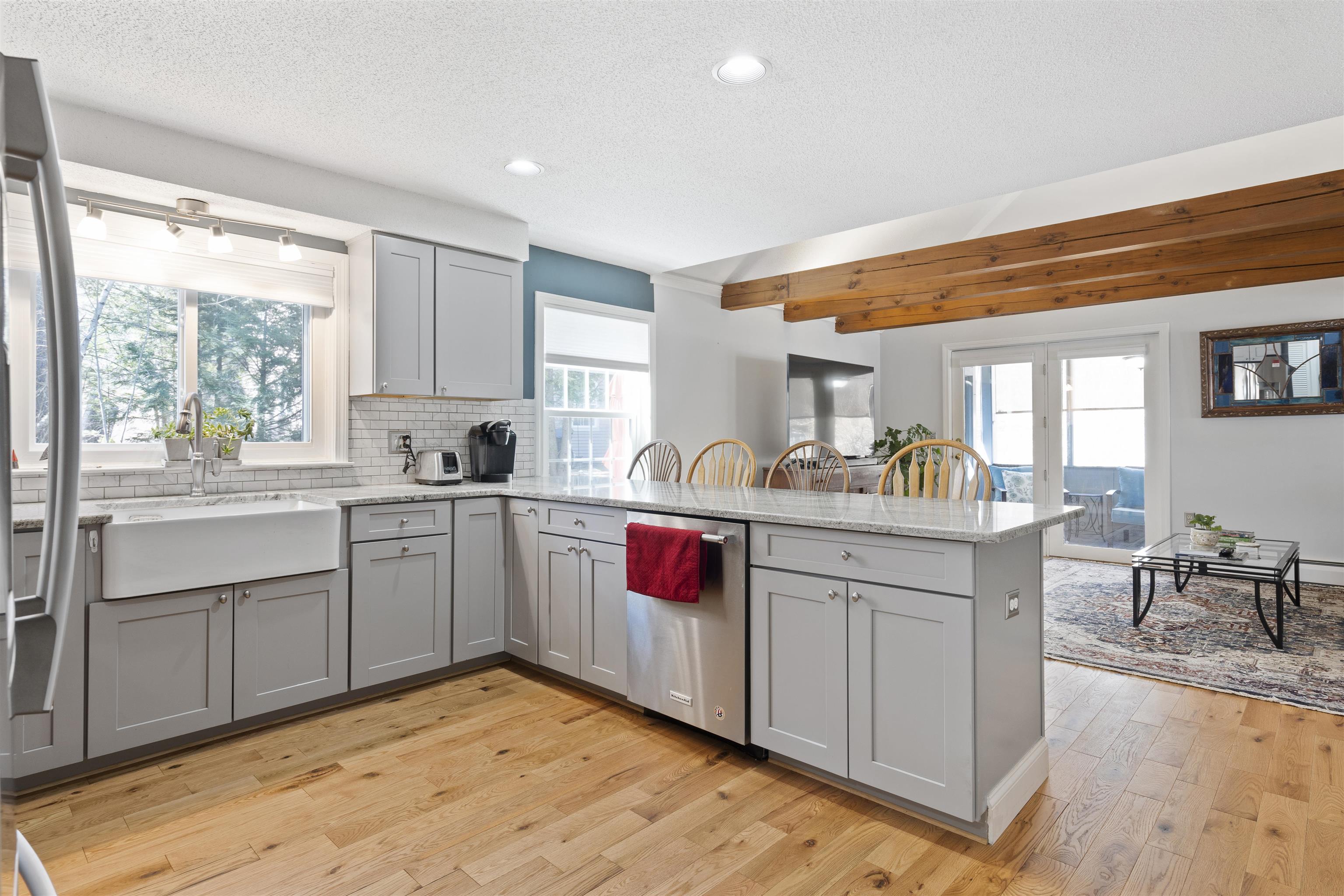 2761 Lake Shore Road Unit: 34