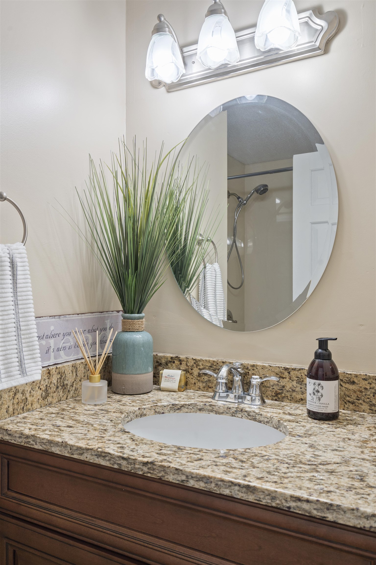 2761 Lake Shore Road Unit: 34