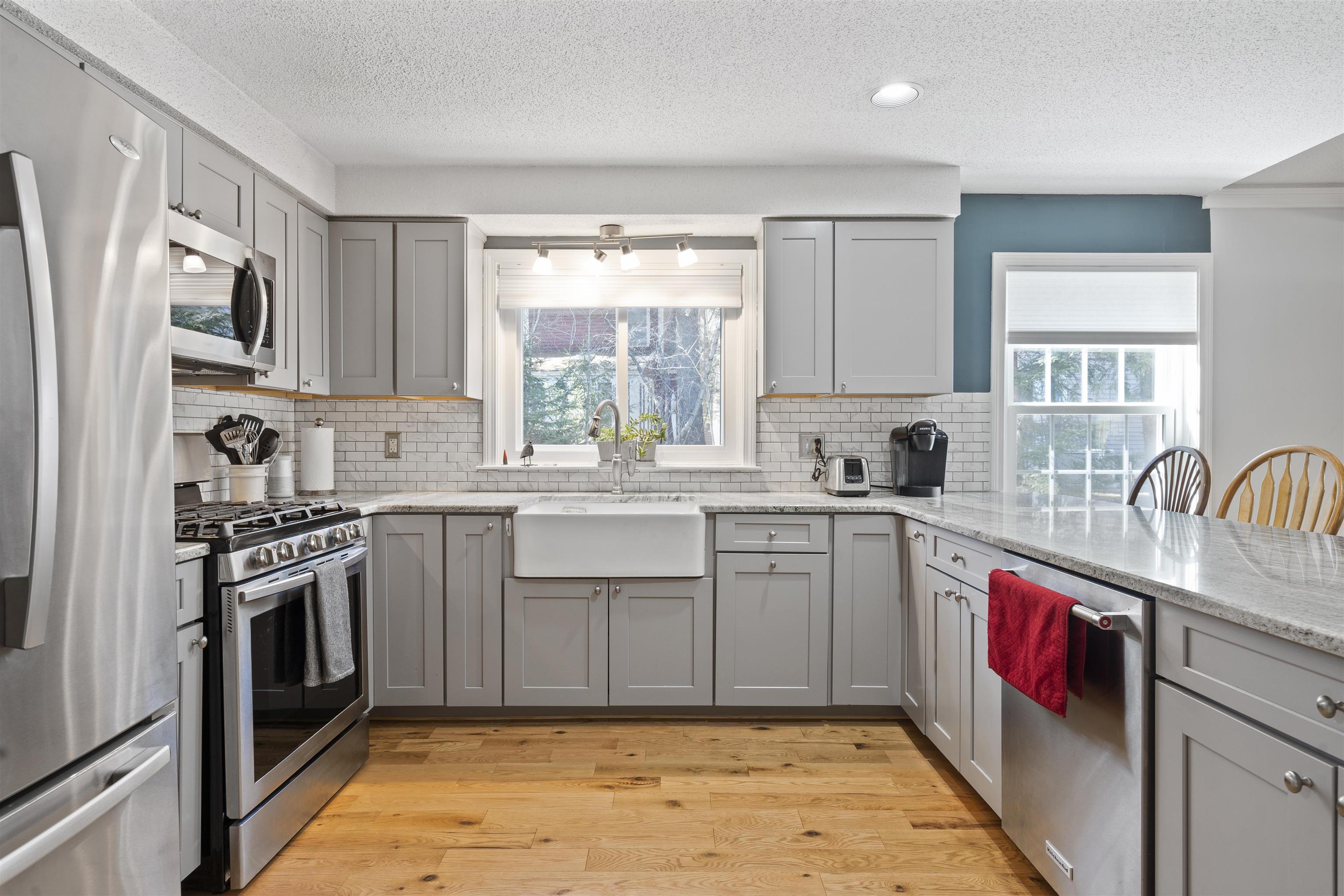 2761 Lake Shore Road Unit: 34