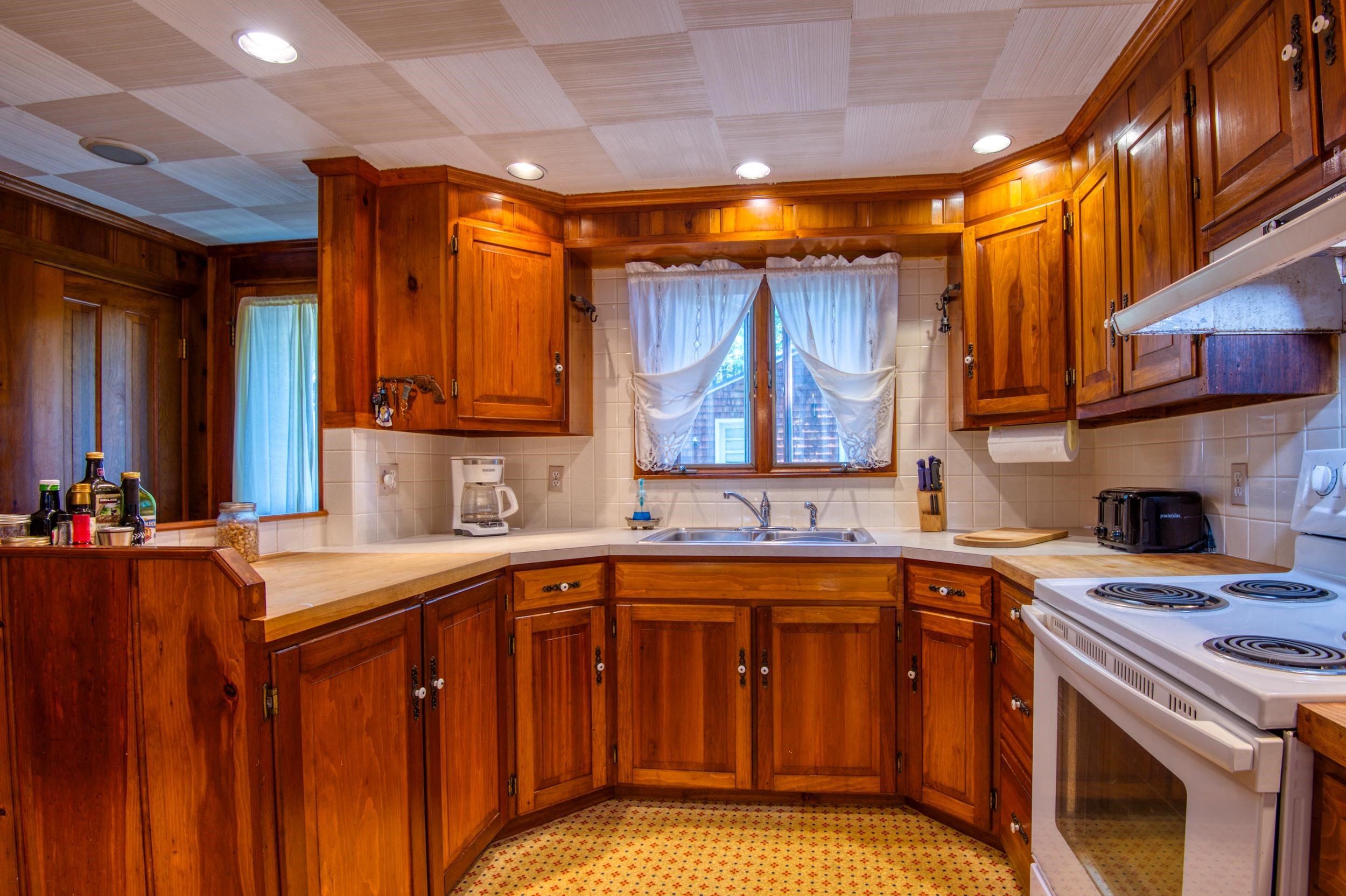 271 W Bay Road