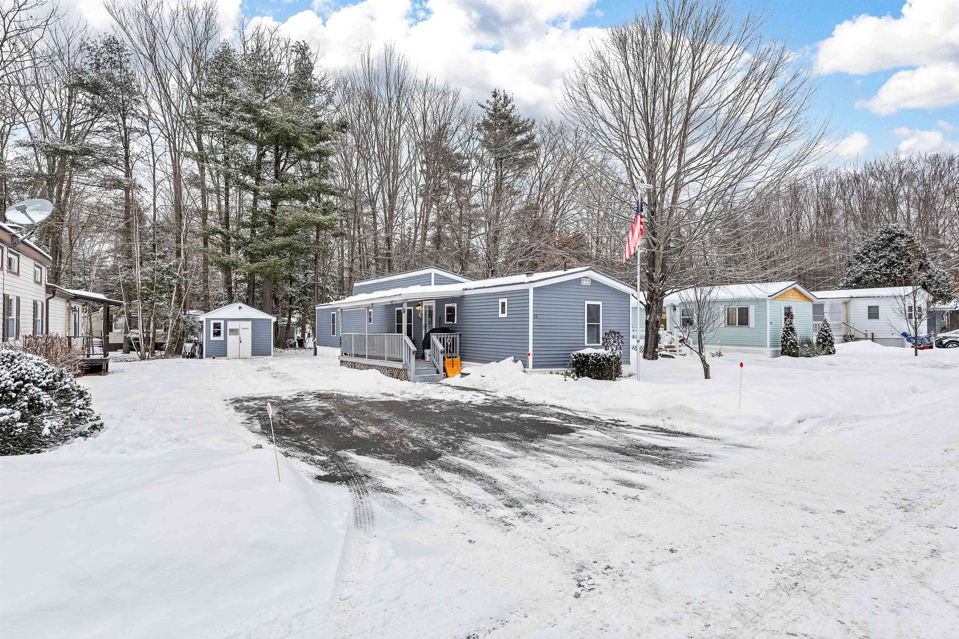 320 Old Lake Shore Road Unit: 11