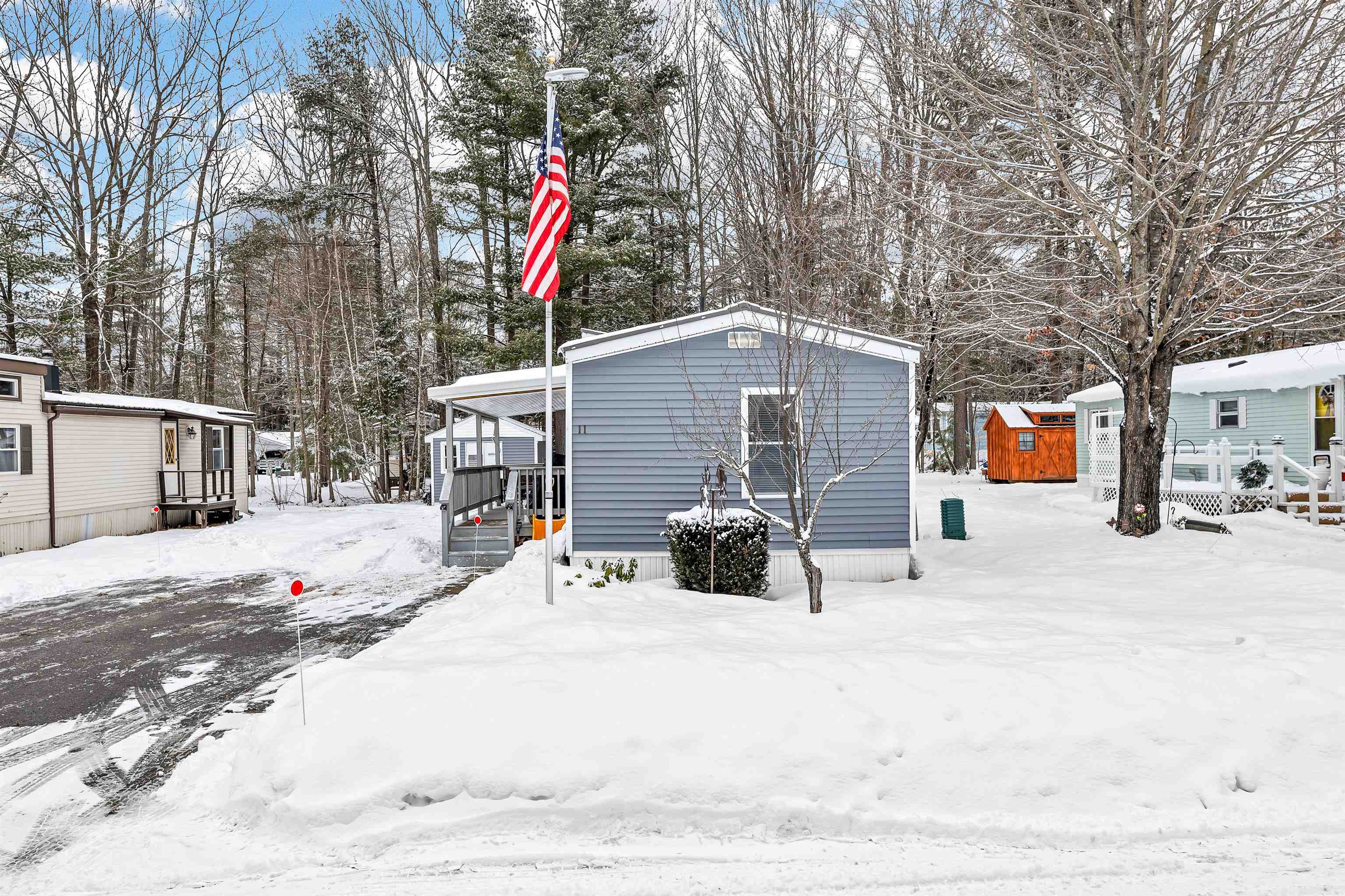 320 Old Lake Shore Road Unit: 11