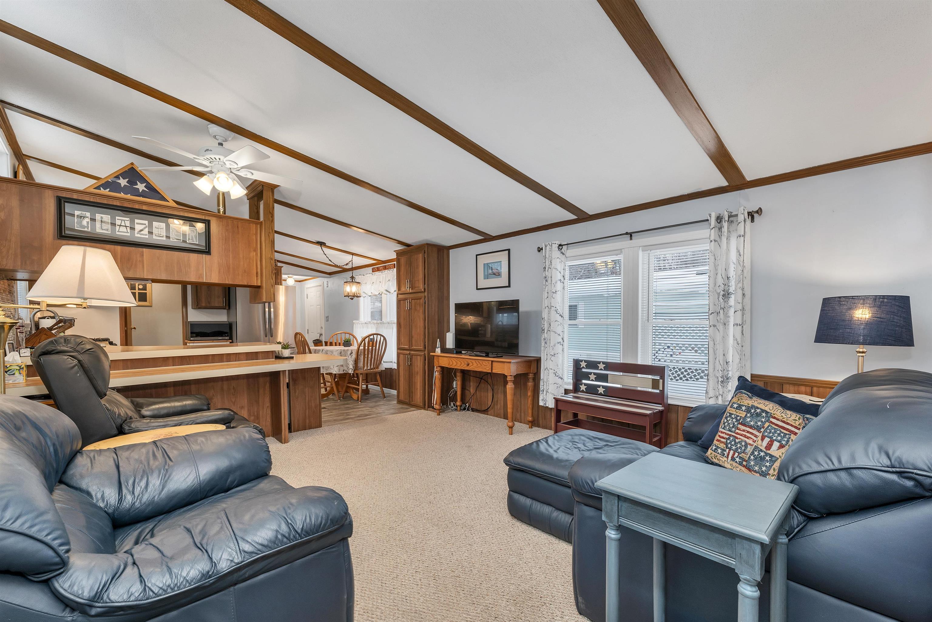 320 Old Lake Shore Road Unit: 11