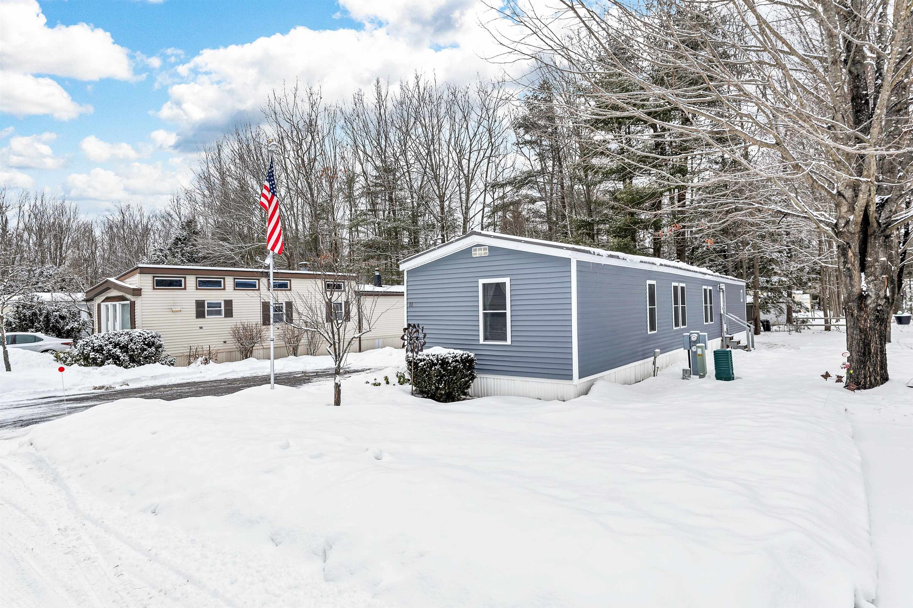 320 Old Lake Shore Road Unit: 11