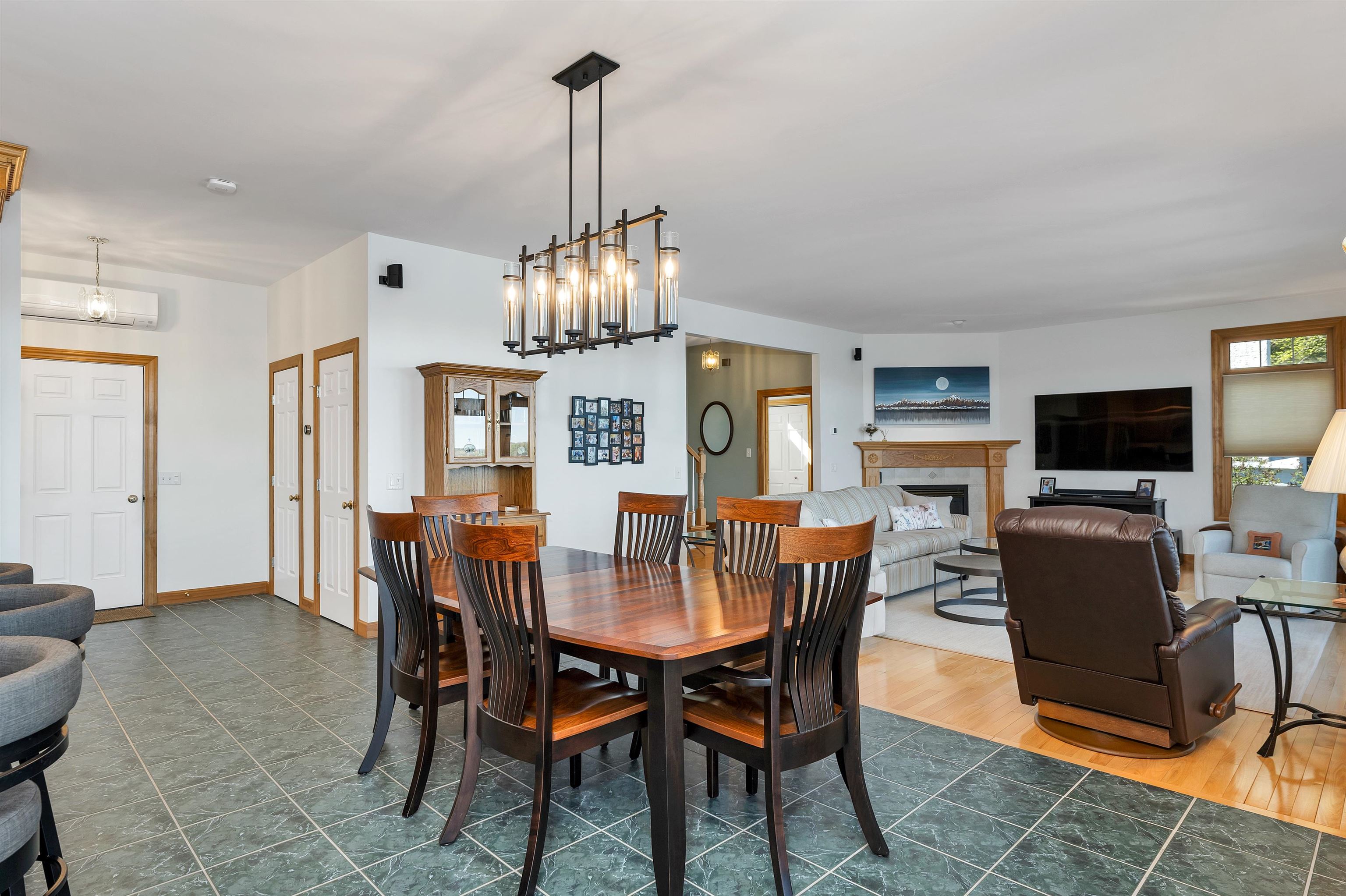 35 Lakeside Drive