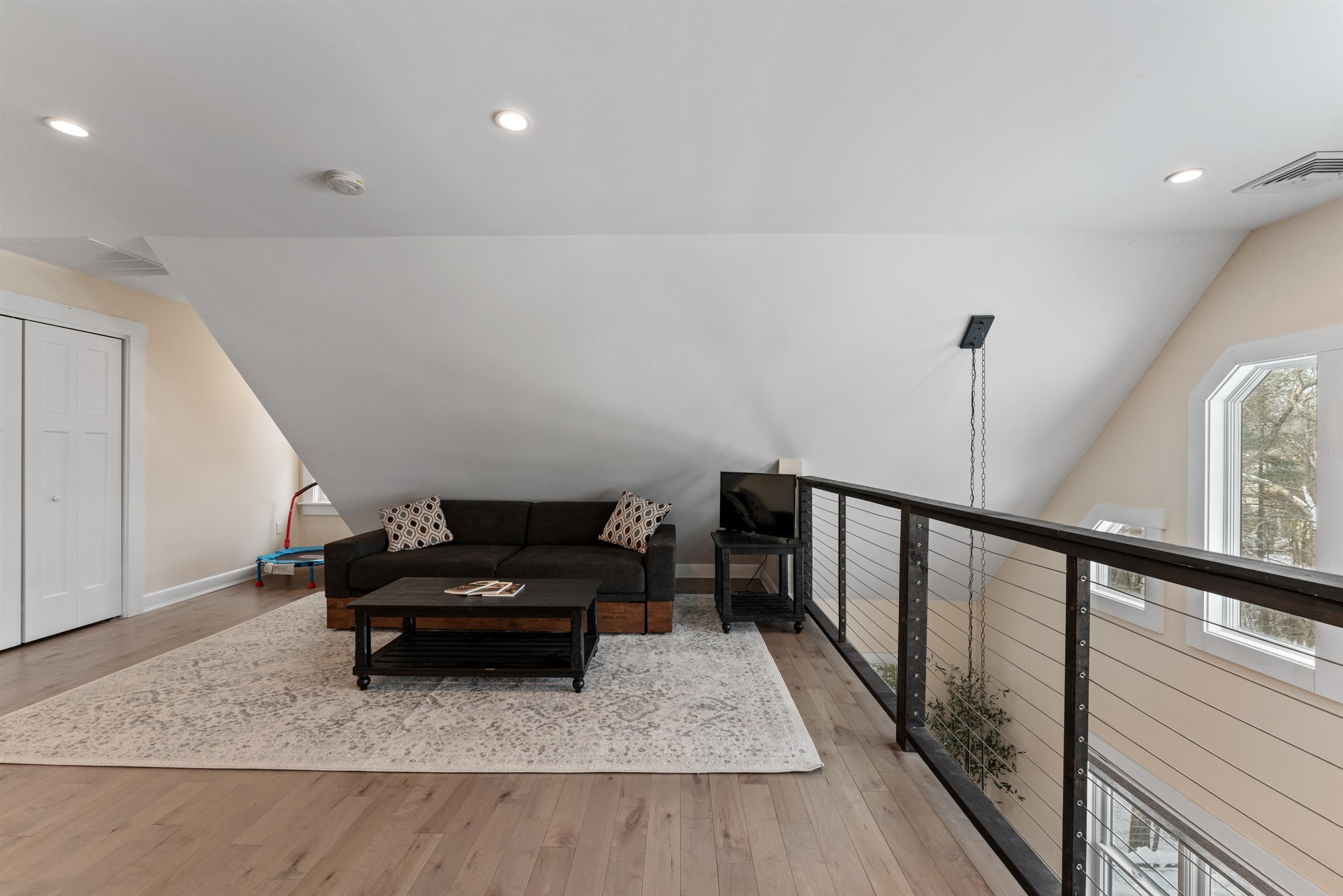 2 Pond Road