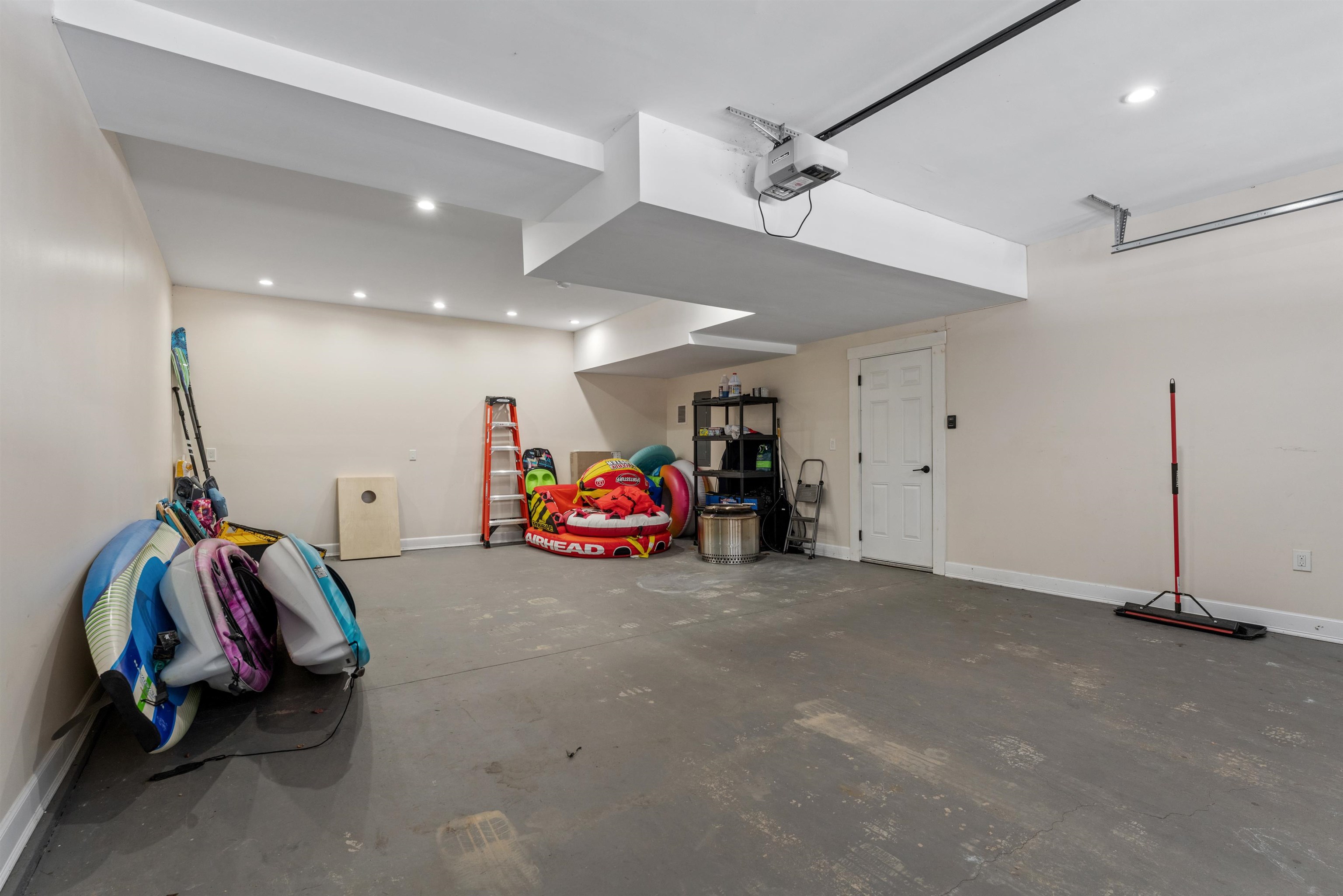 2 Pond Road